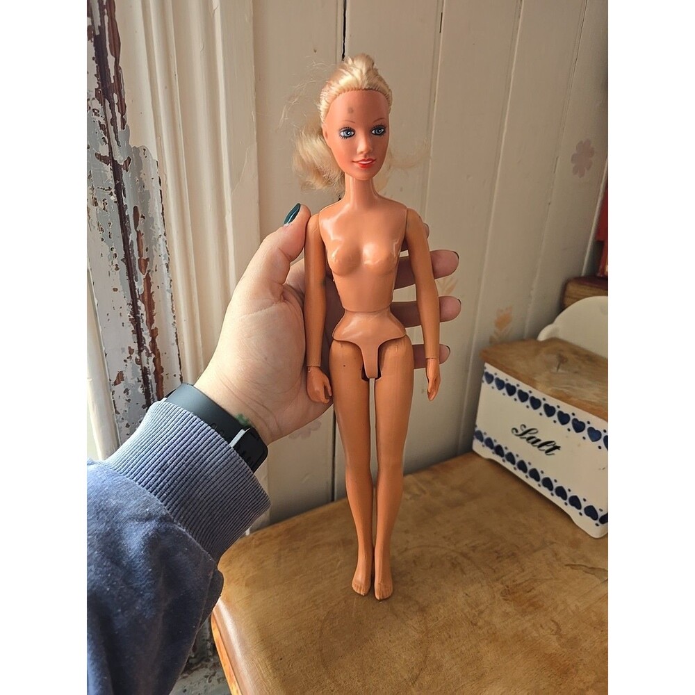 Vintage Kenner Darci Doll 1978 Barbie Lookalike Collectible Articulated Play